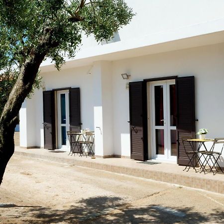 Alloggi In Villa Potenza A Pochi Minuti Da Gallipoli กาลาโตเน ภายนอก รูปภาพ
