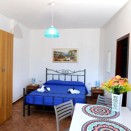 Alloggi In Villa Potenza A Pochi Minuti Da Gallipoli กาลาโตเน ภายนอก รูปภาพ