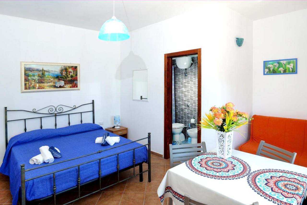 Alloggi In Villa Potenza A Pochi Minuti Da Gallipoli กาลาโตเน ภายนอก รูปภาพ