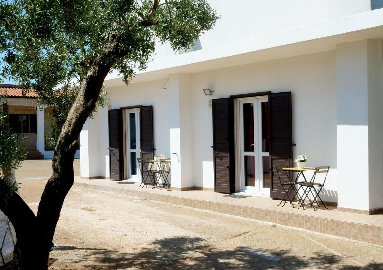 Alloggi In Villa Potenza A Pochi Minuti Da Gallipoli กาลาโตเน ภายนอก รูปภาพ